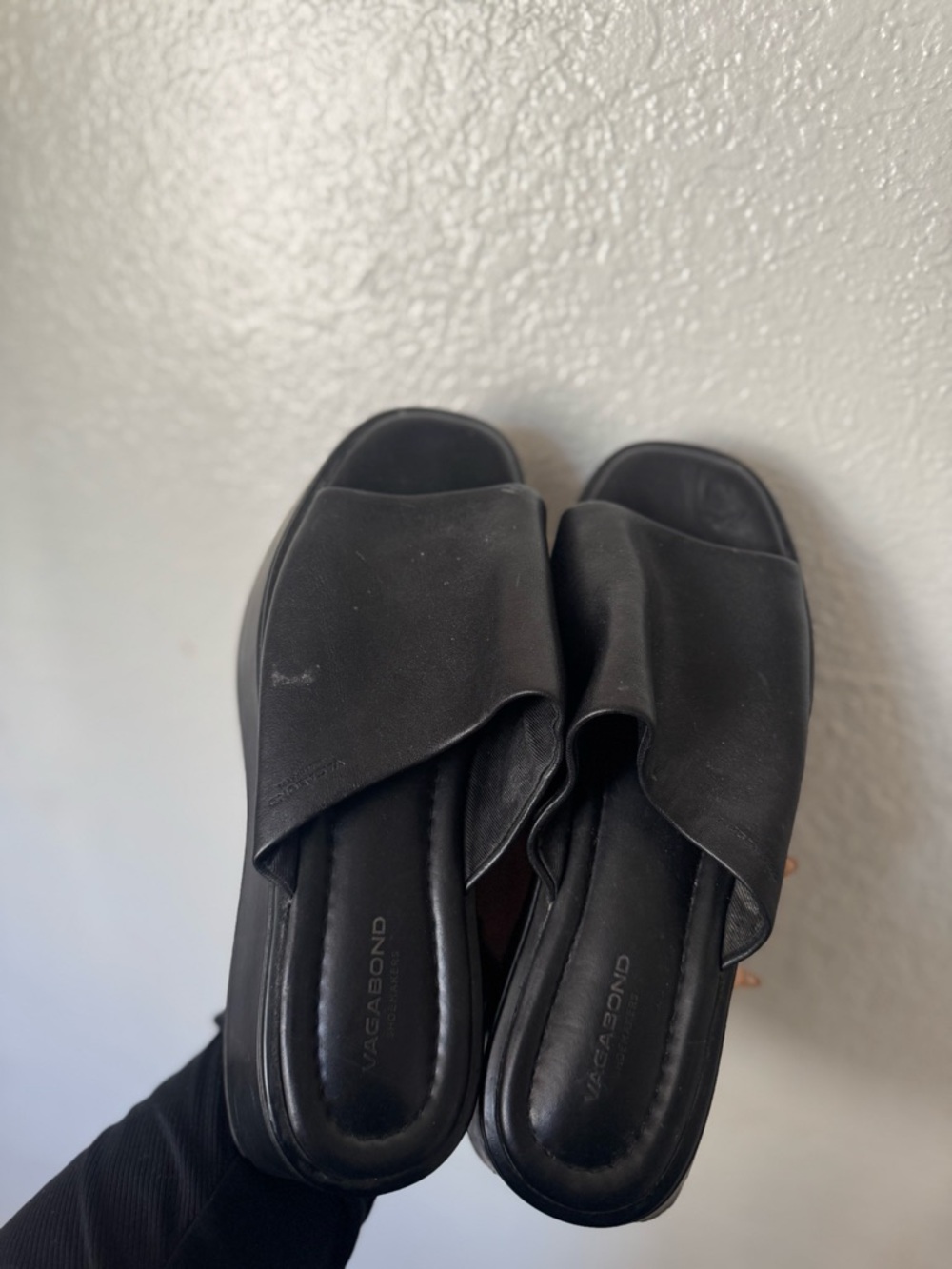 Vagabond Black Crisscross Leather Slide Sandals